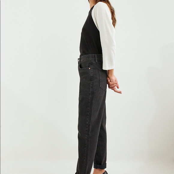 Aritizia Denim Forum The Boyfriend High Rise Loose 28L | Black Eyeliner Size 26 - Picture 9 of 10